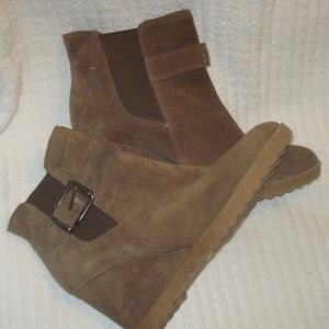Vince Camuto Women's "Dena" Taupe Suede Wedge Boots Size 10M...NEW